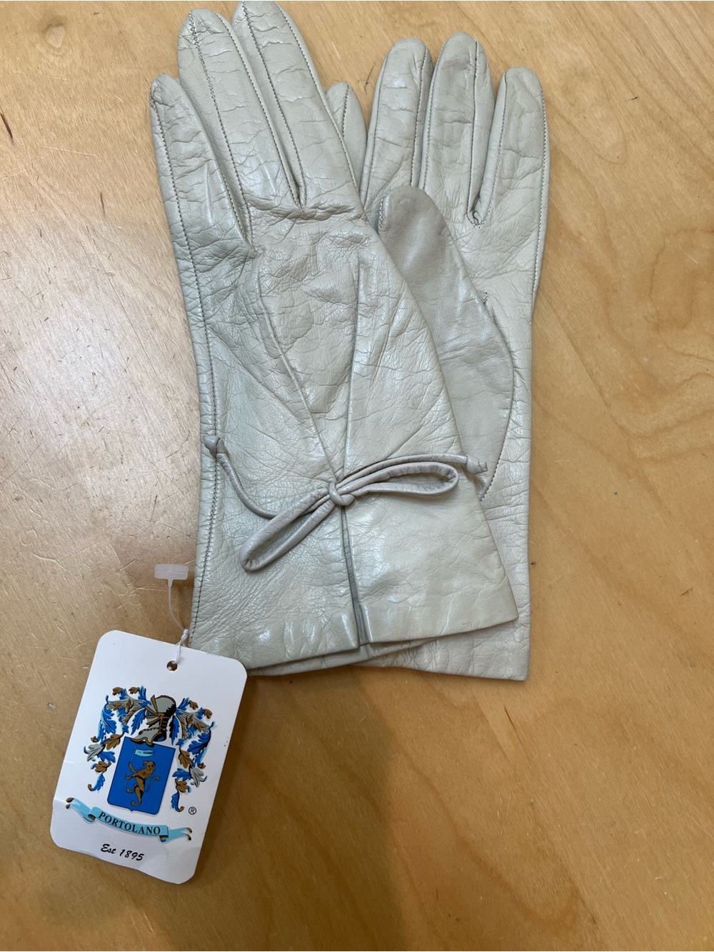 Portolano Cream Leather Bow-Trim Gloves size 6,5
